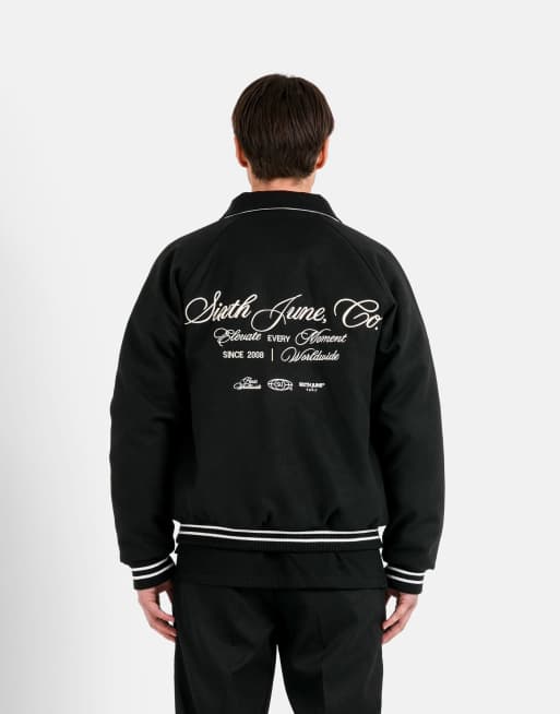 Chaqueta negra con bordado 