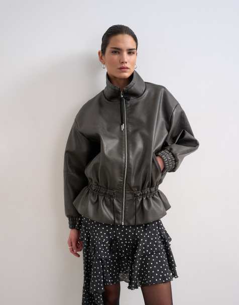 Chaqueta negra con cremallera y cordón ajustable en la cintura de tejido efecto cuero de Topshop - view 1