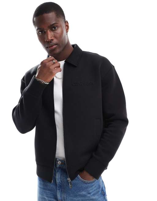 Chaqueta negra con cremallera y logo en relieve de Calvin Klein, 4 de 4
