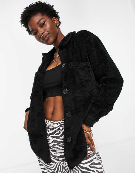 Chaqueta negra de borreguito tipo peluche de Noisy May
