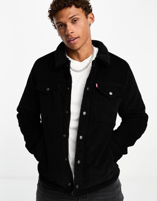 Chaqueta negra estilo camionero de pana y borreguito de Levi's