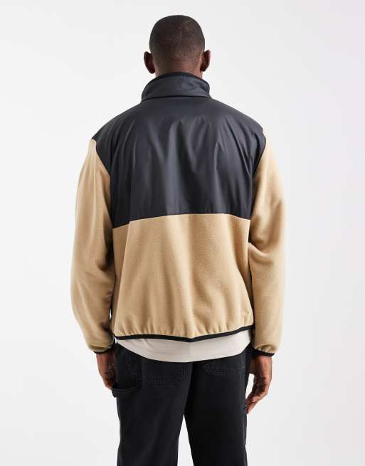 Chaqueta negra y beis de felpa de Nike Club, 3 de 5