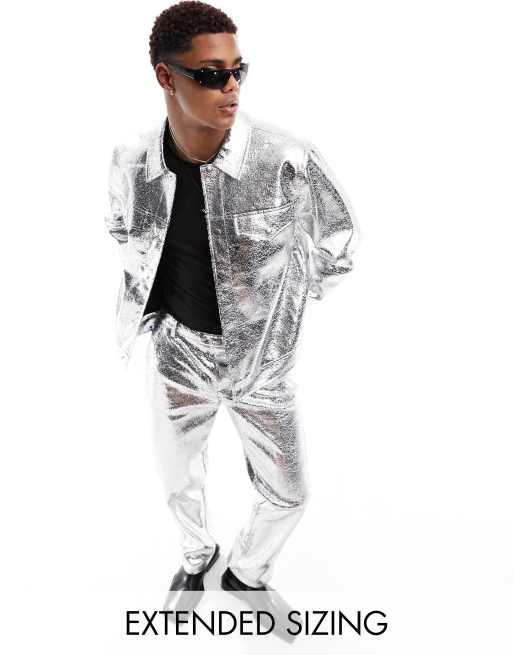 Chaqueta plateada extragrande efecto craquelado estilo wéstern de cuero sintético de ASOS DESIGN (parte de un conjunto)