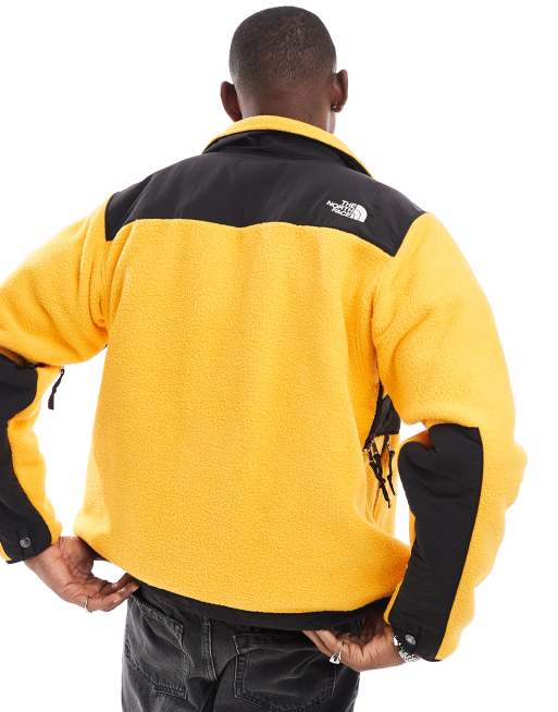 Chaqueta polar amarilla y negra Retro Denali de The North Face, 4 de 4