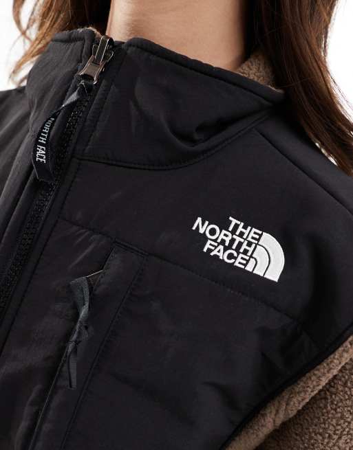Chaqueta polar marrón oscuro de tejido grueso Retro Denali de The North Face, 2 de 4