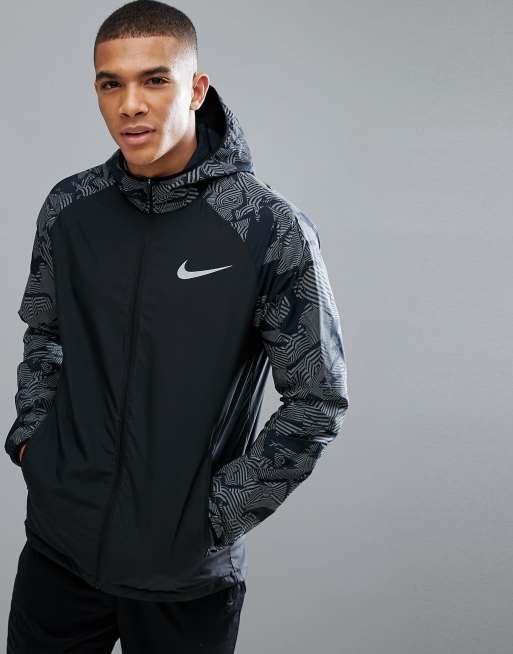 Con otras bandas cliente tipo Chaqueta reflectante negra Flash 858151-010 de Nike Running | ASOS