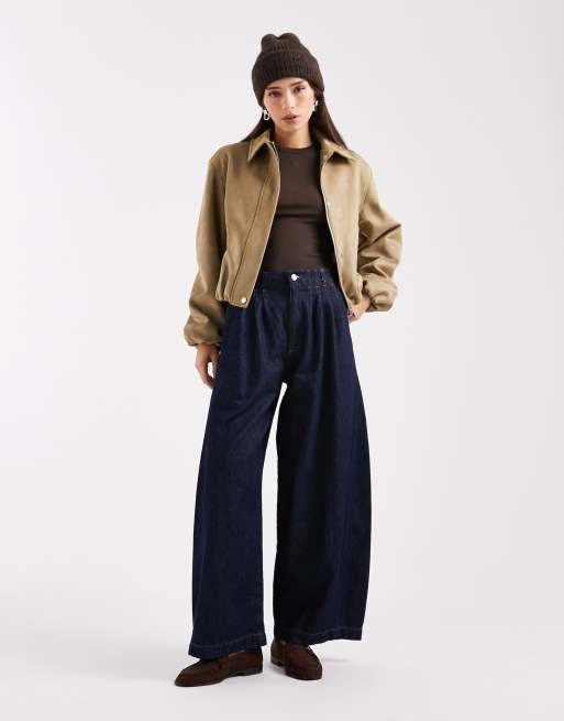 Chaqueta tostada con bajo abullonado de antelina de New Look, 2 de 4