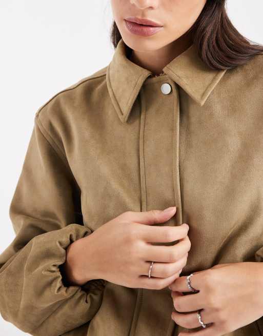 Chaqueta tostada con bajo abullonado de antelina de New Look, 3 de 4