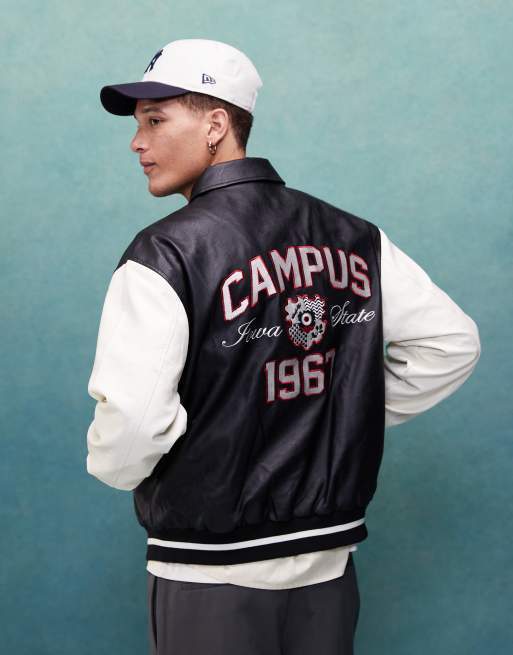Chaqueta universitaria negra extragrande con mangas de cuero sintético de ASOS DESIGN, 3 de 4