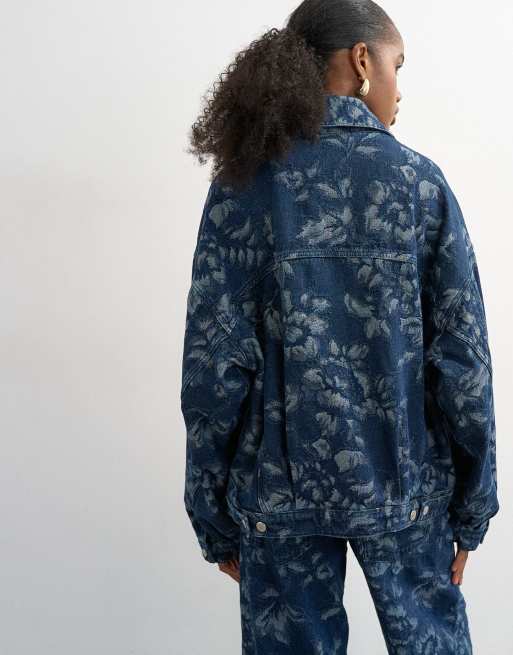 Chaqueta vaquera azul abombada con estampado floral de jacquard de Topshop, 4 de 4