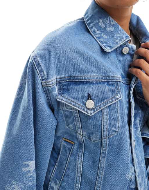 Chaqueta vaquera azul con estampado de sellos de Carhartt WIP, 3 de 4