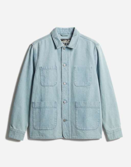 Chaqueta vaquera con lavado azul medio y botones Chore de Pompeii, 6 de 7
