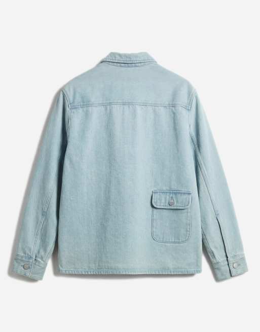 Chaqueta vaquera con lavado azul medio y botones Chore de Pompeii, 7 de 7
