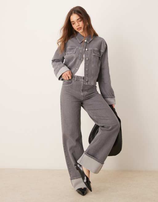 Chaqueta vaquera con lavado gris y puños vueltos de ASOS DESIGN, 2 de 4