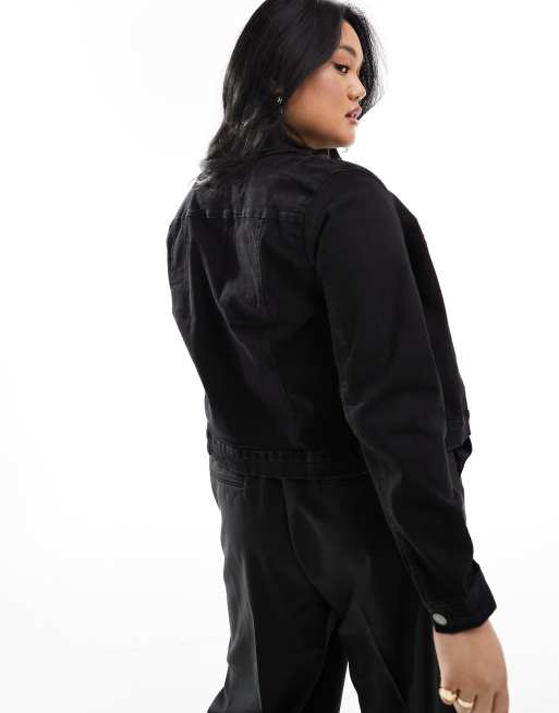 Chaqueta vaquera corta negra de Vero Moda Curve, 2 de 4