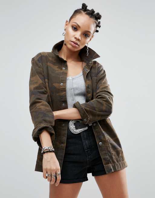 Chaqueta vaquera estilo worker de camuflaje de ASOS