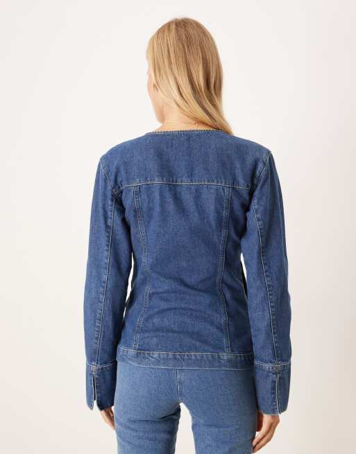 Chaqueta vaquera larga azul medio sin solapas con cintura entallada de ASOS DESIGN, 4 de 4