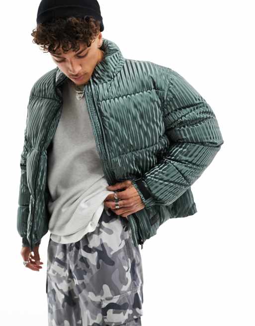 Chaqueta verde acolchada con acabado texturizado de Sixth June