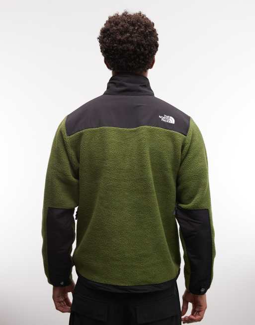 Chaqueta verde bosque y negro TNF Retro Denali de The North Face, 4 de 5