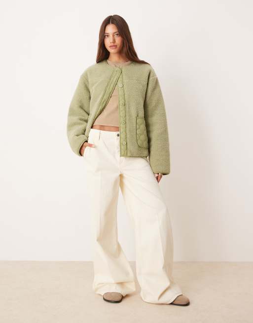 Chaqueta verde de borreguito con detalle de nailon guateado de ASOS DESIGN, 4 de 4