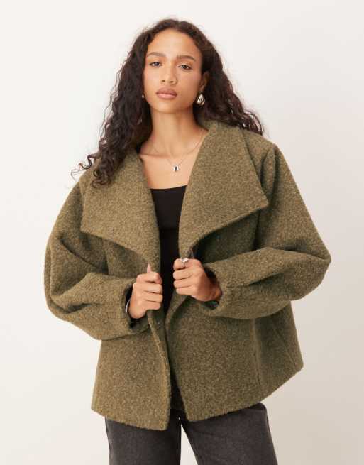 Chaqueta verde oliva extragrande con cuello alzado de tejido cálido de ASOS DESIGN, 2 de 4