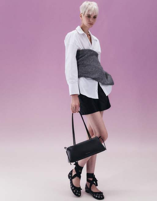 Charles & Keith Hazel bow elongated trapeze shoulder bag in noir, 4 of 4