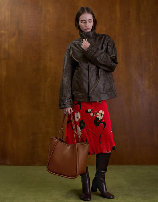 Charles & Keith Lyla tubular slouchy tote bag in chocolate, 4 of 4