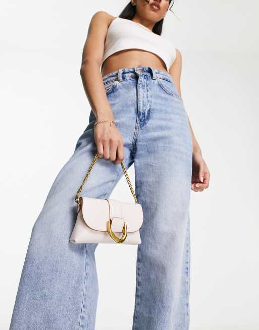 Charles & Keith - Minischoudertas met kettinghengsel in beigeroze, 4 van 4