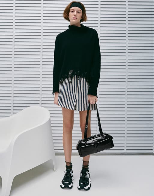 Charles & Keith Rachel elongated multi-pocket shoulder bag in noir, 4 of 4