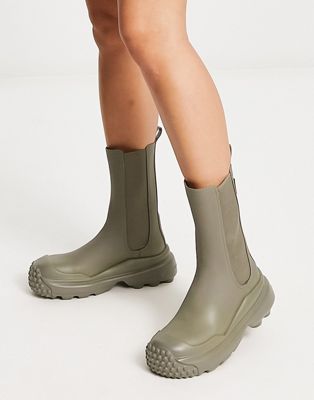 rubber calf boots in olive-Green
