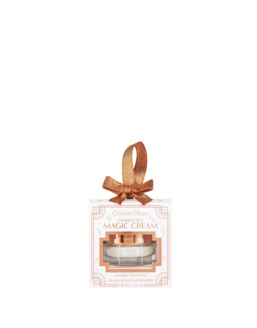 Charlotte Tilbury – Charlotte's Magic Cream: Creme in Christbaumkugel-Verpackung