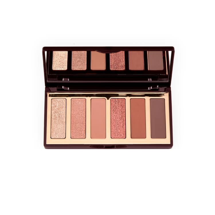 Дарлинг тени. Charlotte Tilbury палетка теней. Charlotte Tilbury Exaggereyes Palette. Charlotte Tilbury Darling Eyeshadow Palette.