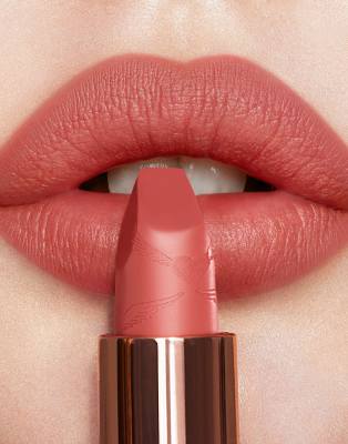 charlotte tilbury lipstick mrs kisses