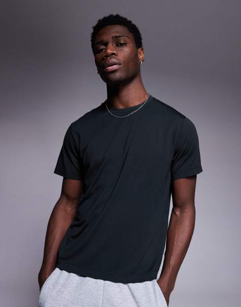 CHÉ Studios - T-shirt in zwart - view 1