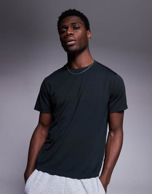 CHÉ Studios - T-shirt in zwart