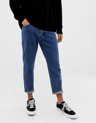 Cheap Monday – Blå korta jeans med avsmalnande ben