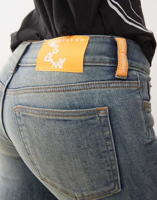 Cheap Monday – Booty Bei – Blå, tvättade bootcut-jeans med stretch och låg midja , 3 av 5