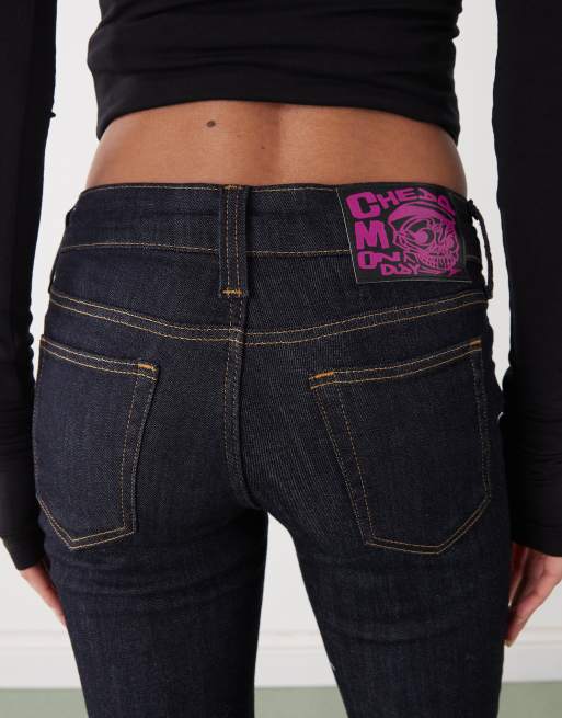 Cheap Monday – Booty Bei – Bootcut-Jeans in verwaschenem Blau mit Stretchanteil und niedrigem Bund, 5 von 5