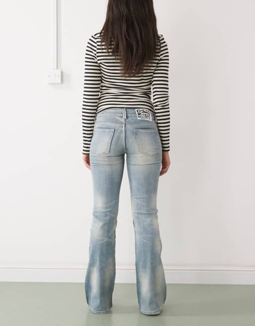 Cheap Monday – Booty Bei – Bootcut-jeans med stretch och låg midja i ljusblå tvätt , 3 av 5