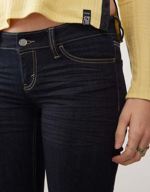 Cheap Monday - Booty Bei - Bootcut jeans met stretch en lage taille in zwart met 'top rinse' wassing, 5 van 5