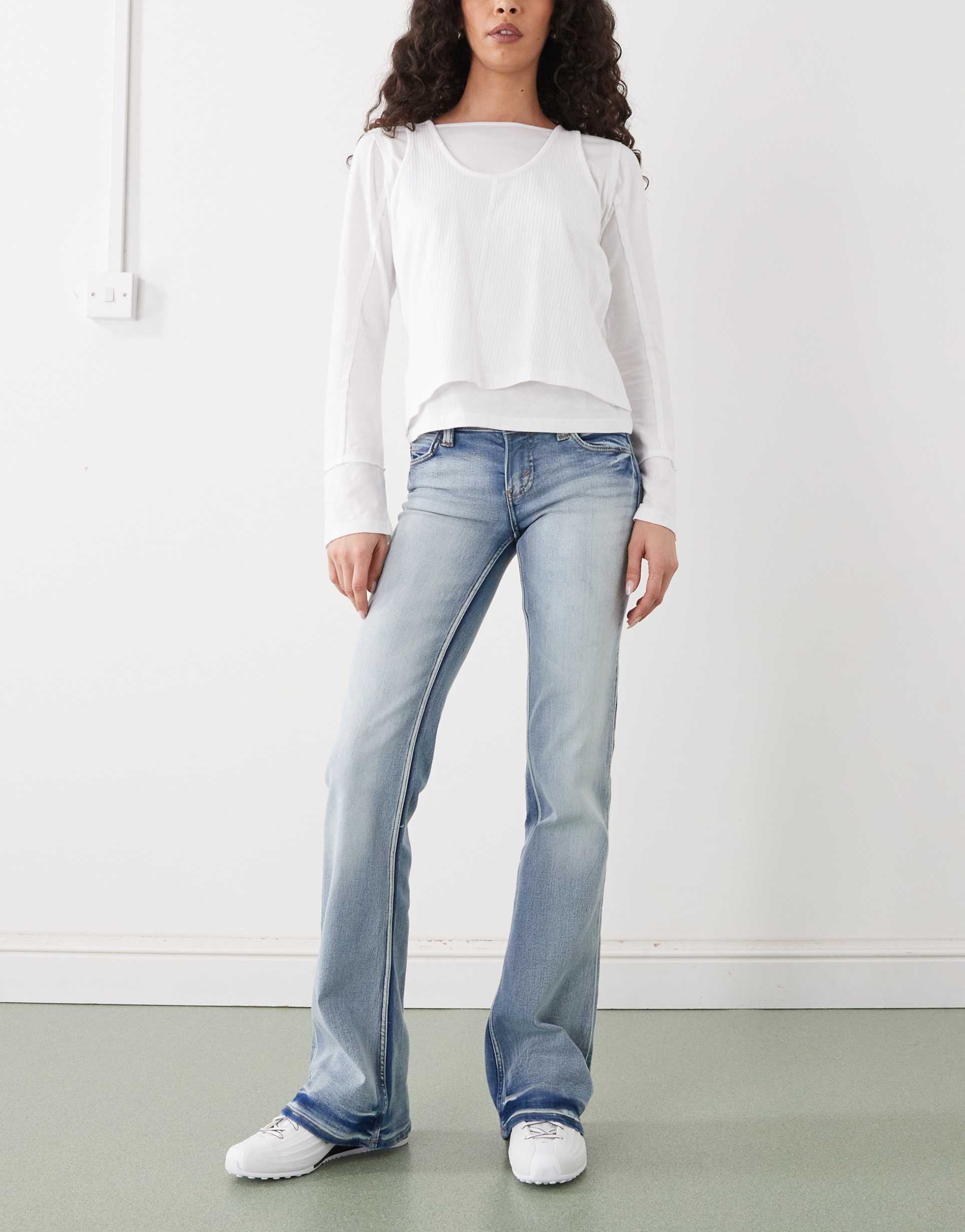 cheap monday booty bei stretch low rise bootcut jeans in blue moon