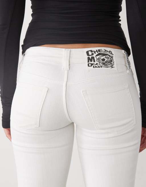 Cheap Monday – Booty Bei – Vita bootcut-jeans med stretch och låg midja