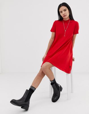 Cheap Monday – Mystic – A-linjeformad t-shirtklänning med logga-Röd