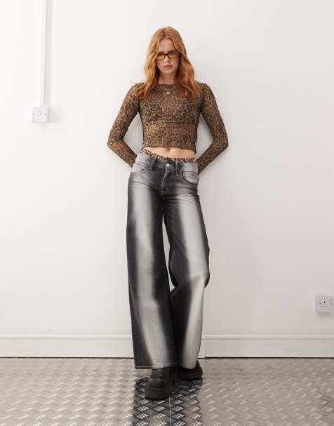 Cheap Monday - Poser - Skaterjeans met halfhoge taille, wijde taille en extreme vervaging in zwarte wassing - view 1