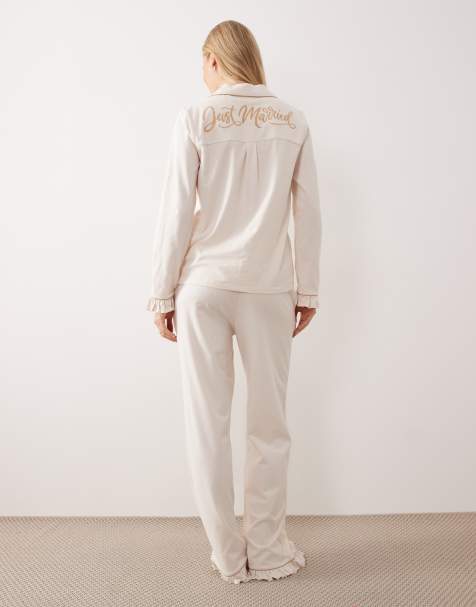 Chelsea Peers Bridal 'just married' revere nightwer set with ruffle hem and cuff in white - view 1