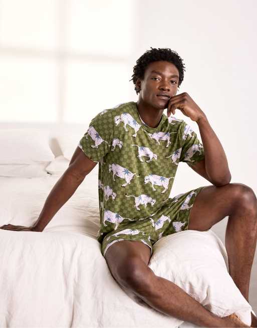 Chelsea Peers Checkerboard bison print short pyjama set in olive, 4 of 7