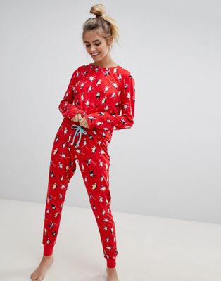 Chelsea Peers christmas skiing penguin print pyjama set | ASOS