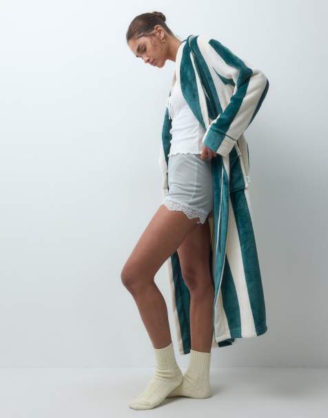 Chelsea Peers Christmas superzachte fleece badjas met sjaalkraag en groene strepen - view 1