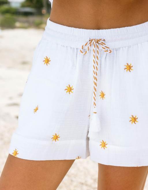 Chelsea Peers Cotton cheesecloth embroidered sunburst shorts in white, 3 of 4