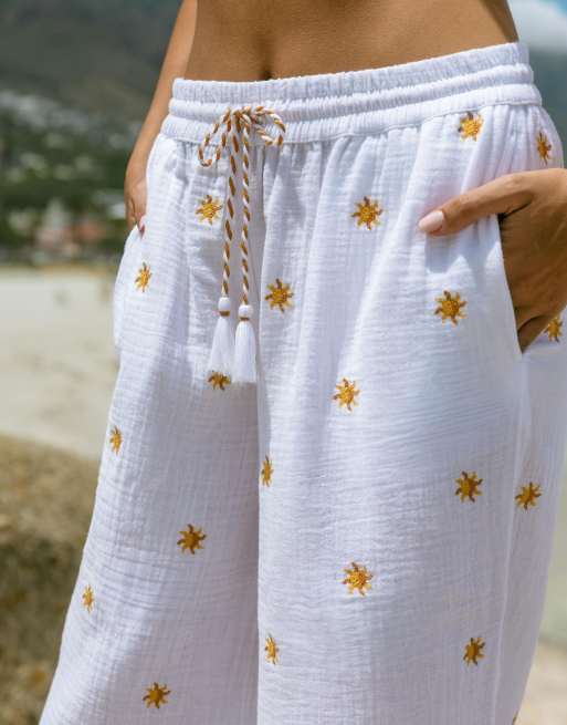 Chelsea Peers Cotton cheesecloth  embroidered sunburst trousers in white, 3 of 4